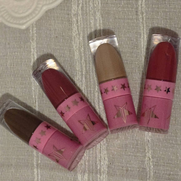 Dominatrix Jeffree Star Liquid Lipstick - Qty 1 Lipstick Included - Picture 5 of 5